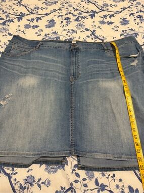 Old Navy Light Wash Denim Skirt